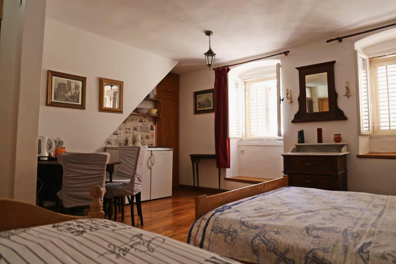 Studios Jacobus Korcula Town Bagian luar foto
