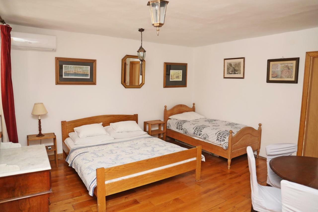 Studios Jacobus Korcula Town Bagian luar foto